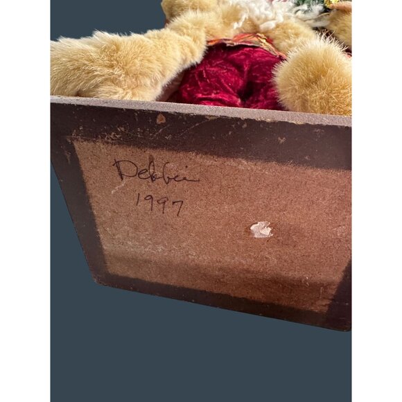 Handcrafted Old World Santa Velvet & Faux Fur Fruit Wreath 18" Signed Debbie 199 - Picture 9 of 9